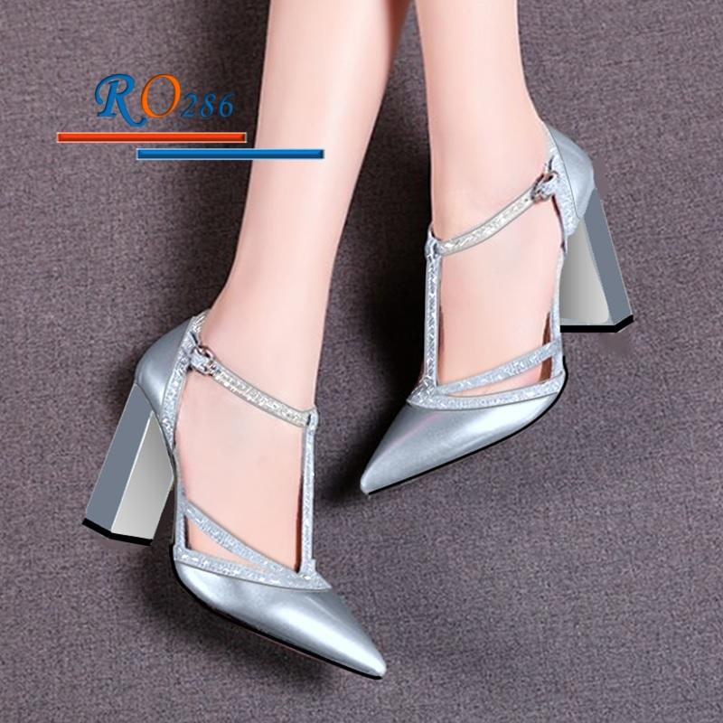 Những đôi giày cao gót giúp bạn nữ luôn xinh đẹp